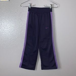 Nike purple side stripe girls size 6 athletic sweatpants